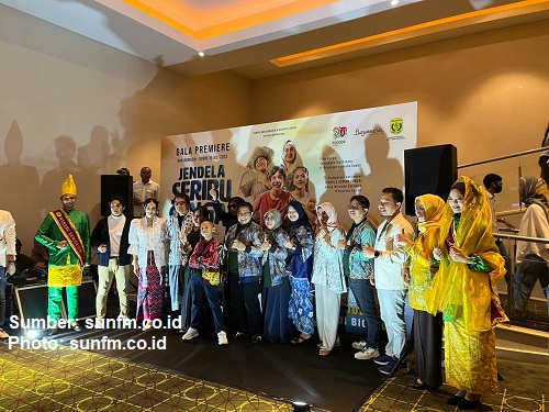 gala premiere jendela seribu sungai